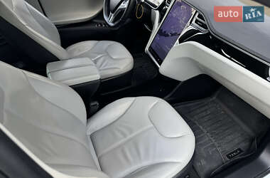 Лифтбек Tesla Model S 2014 в 