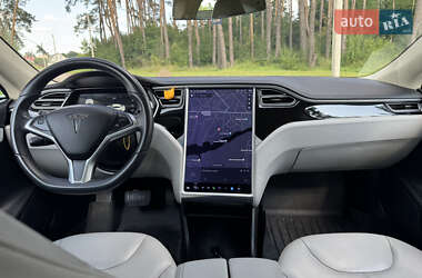 Лифтбек Tesla Model S 2014 в 