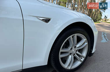 Лифтбек Tesla Model S 2014 в 