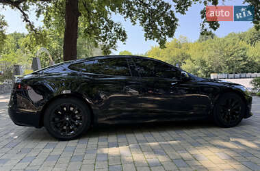 Лифтбек Tesla Model S 2020 в 