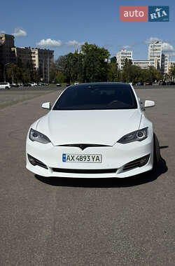 Tesla Model S 2015