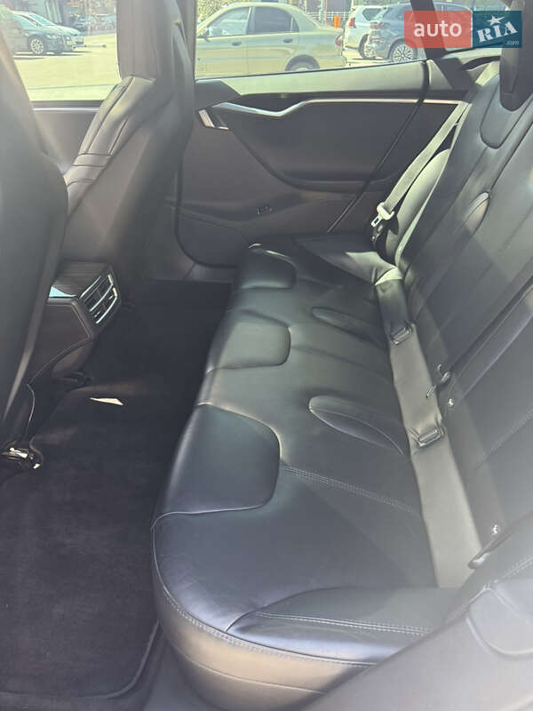 Лифтбек Tesla Model S 2015 в Харькове