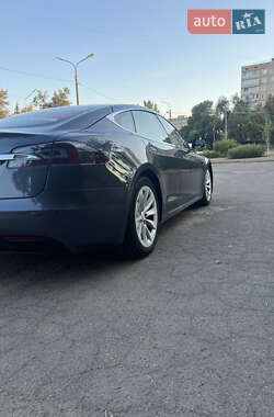 Лифтбек Tesla Model S 2017 в 