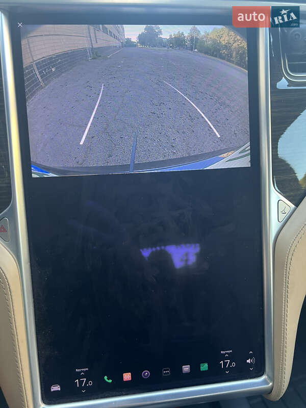 Лифтбек Tesla Model S 2017 в Кривом Роге