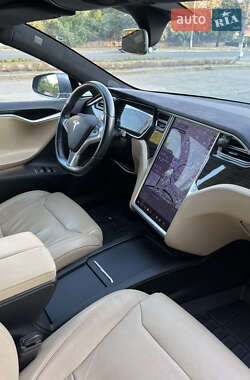Лифтбек Tesla Model S 2017 в 
