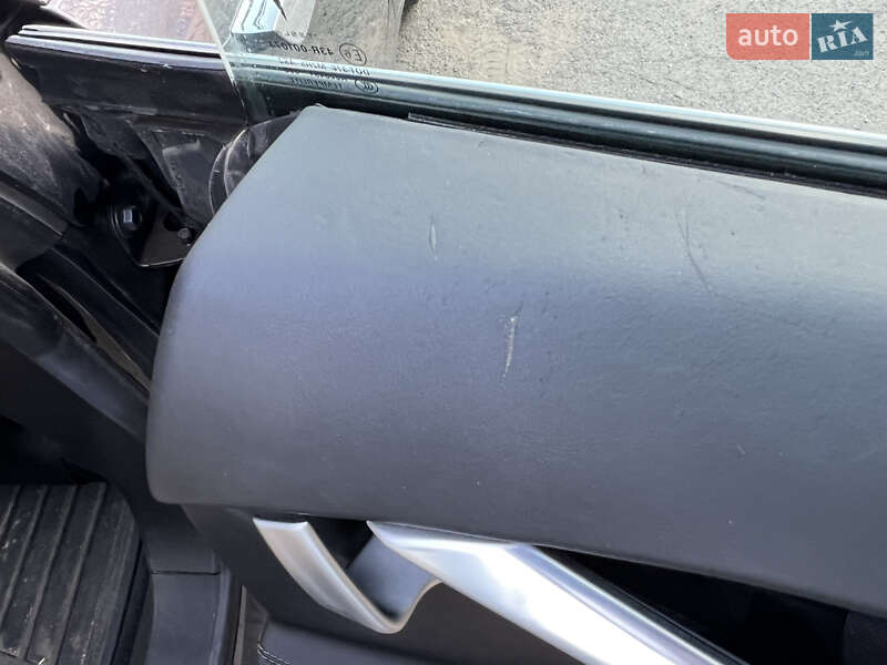 Лифтбек Tesla Model S 2017 в Кривом Роге