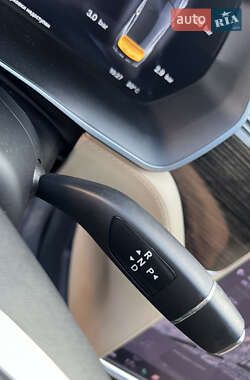 Лифтбек Tesla Model S 2017 в 
