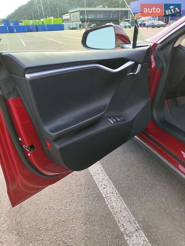 Лифтбек Tesla Model S 2014 в Мукачево