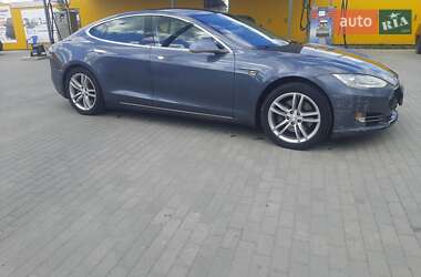 Ліфтбек Tesla Model S 2013 в 