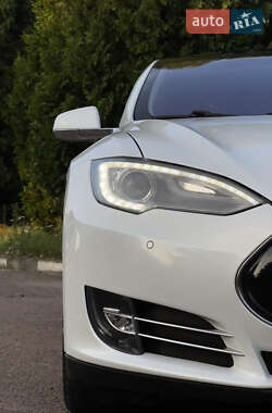 Лифтбек Tesla Model S 2014 в 