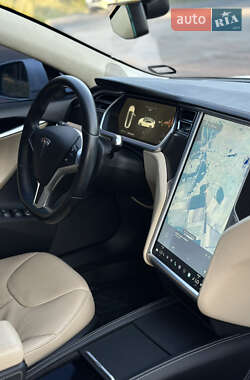 Лифтбек Tesla Model S 2014 в 