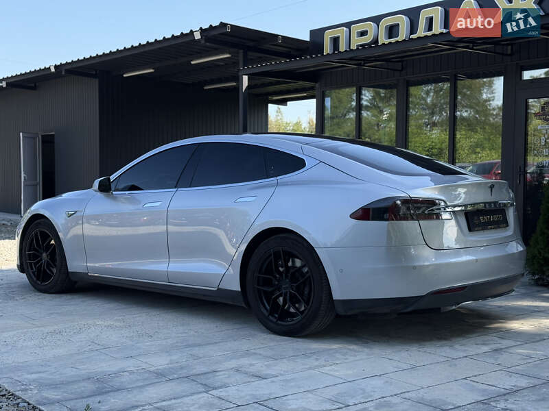 Лифтбек Tesla Model S 2014 в Ивано-Франковске
