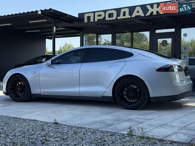 Лифтбек Tesla Model S 2014 в Ивано-Франковске