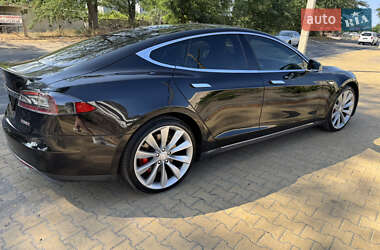 Лифтбек Tesla Model S 2015 в 