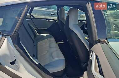 Лифтбек Tesla Model S 2015 в 