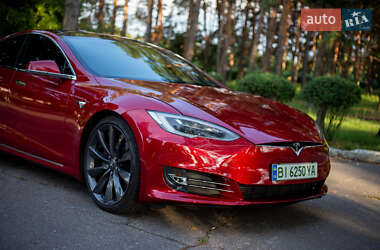 Лифтбек Tesla Model S 2017 в 