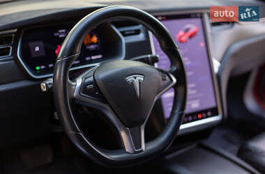 Лифтбек Tesla Model S 2017 в 