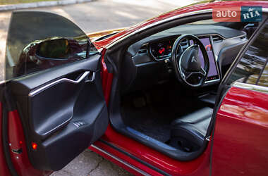 Лифтбек Tesla Model S 2017 в 
