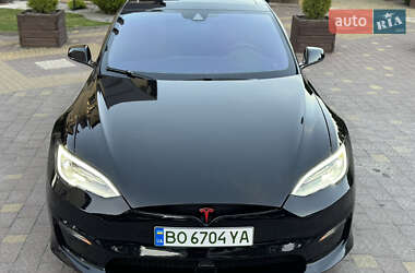 Лифтбек Tesla Model S 2015 в 