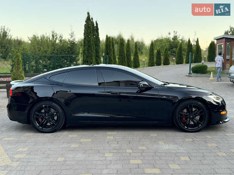 Лифтбек Tesla Model S 2015 в Тернополе