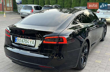 Лифтбек Tesla Model S 2015 в 