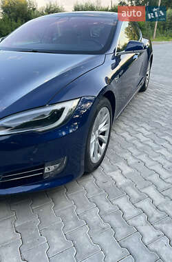 Ліфтбек Tesla Model S 2018 в Чернівцях