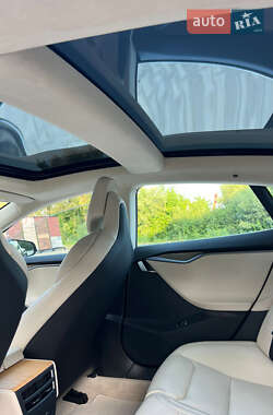 Ліфтбек Tesla Model S 2018 в Чернівцях