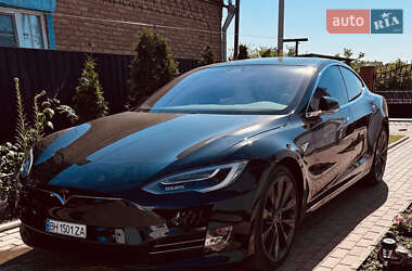 Tesla Model S 2019