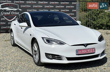 Лифтбек Tesla Model S 2017 в 