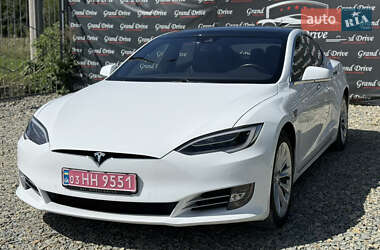 Лифтбек Tesla Model S 2017 в 