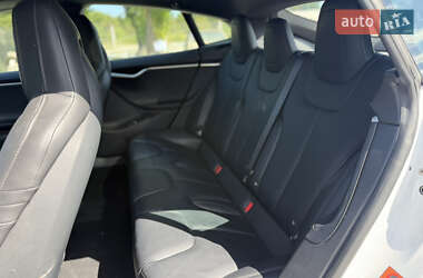 Лифтбек Tesla Model S 2017 в 