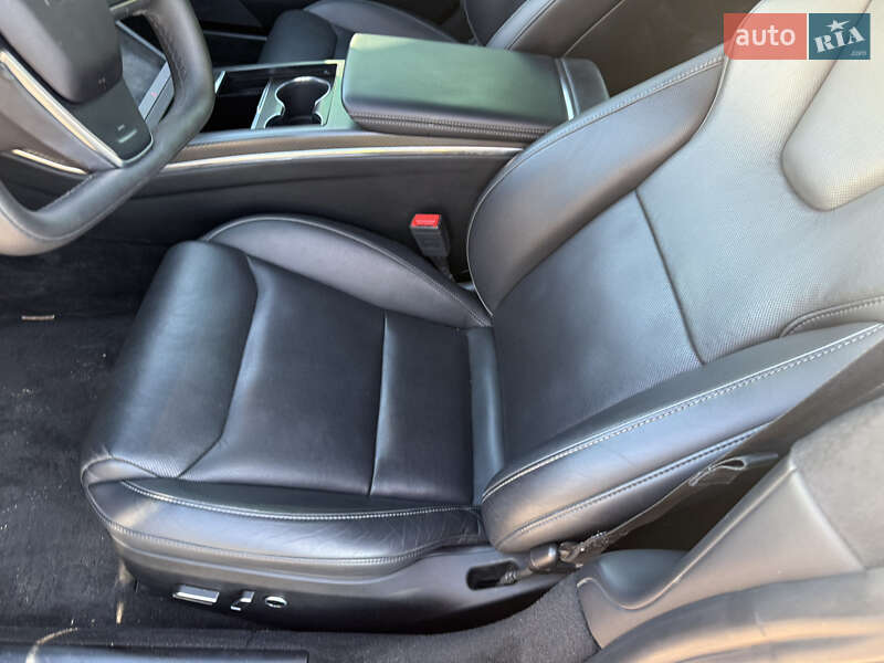 Лифтбек Tesla Model S 2021 в Луцке