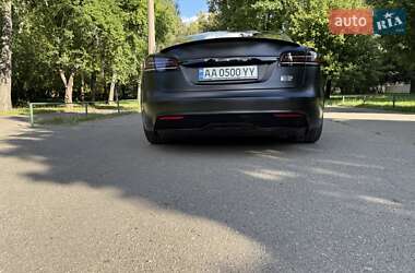 Лифтбек Tesla Model S 2024 в 