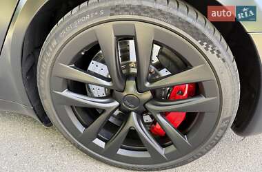 Лифтбек Tesla Model S 2024 в Киеве