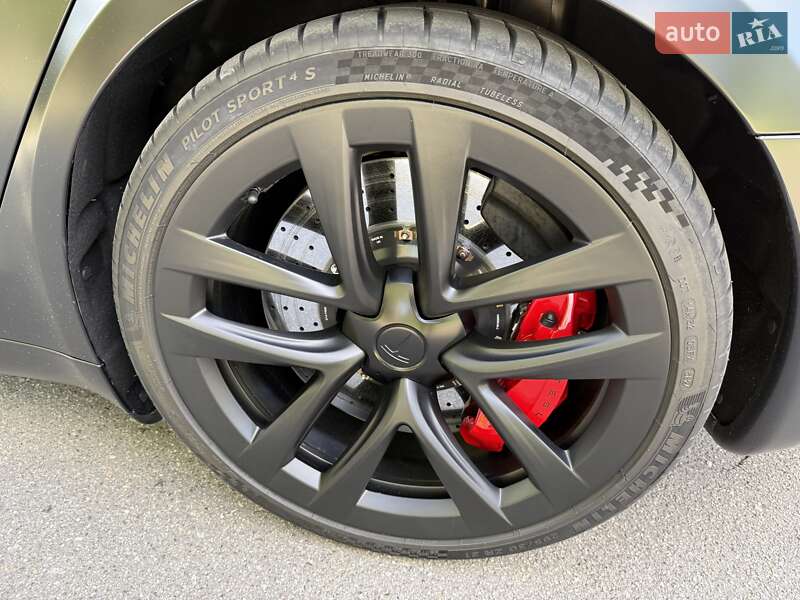 Ліфтбек Tesla Model S 2024 в Києві