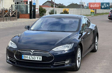 Лифтбек Tesla Model S 2013 в 