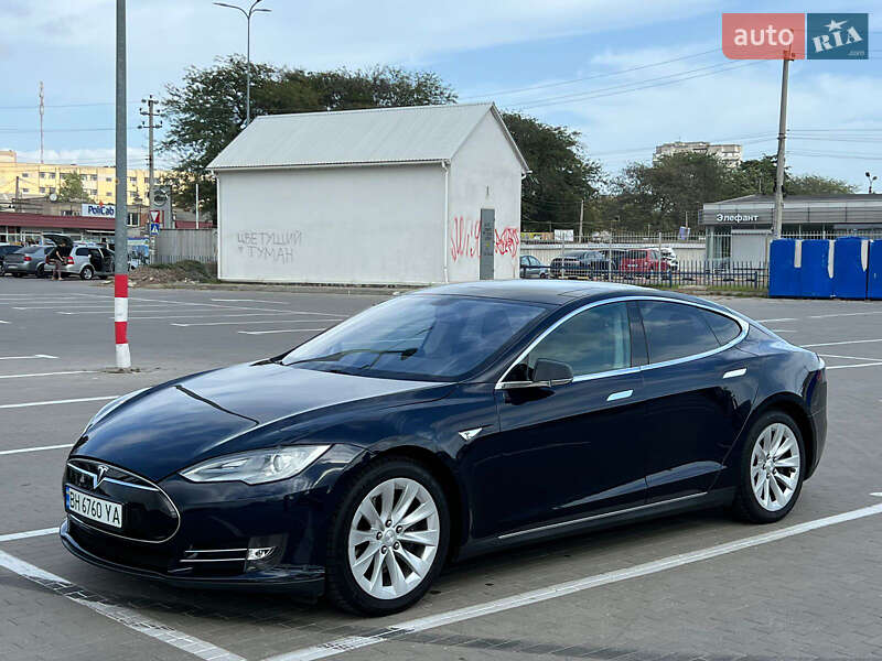Tesla Model S 2013