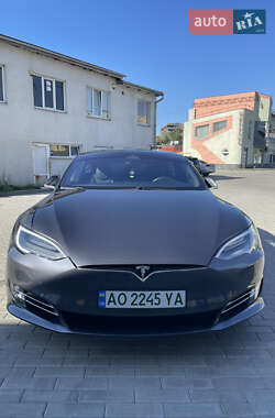 Tesla Model S 2019