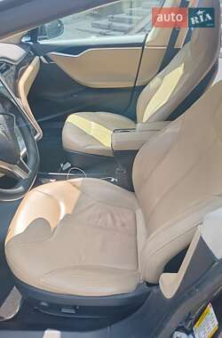 Лифтбек Tesla Model S 2013 в 
