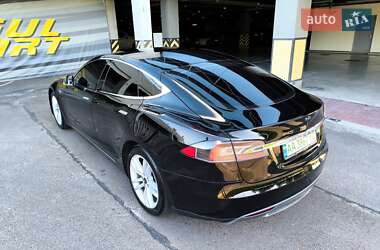Лифтбек Tesla Model S 2014 в 