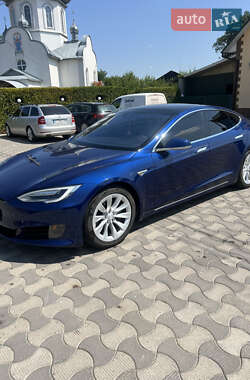 Лифтбек Tesla Model S 2016 в 