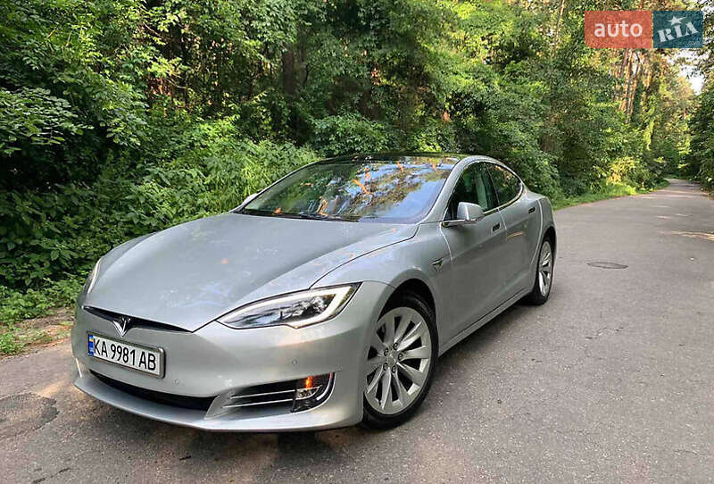 Tesla Model S 2016