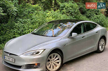 Лифтбек Tesla Model S 2016 в 