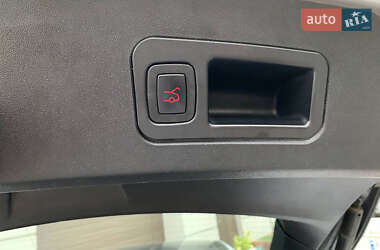 Лифтбек Tesla Model S 2016 в 