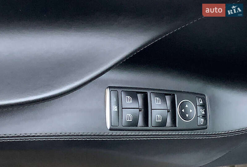 Лифтбек Tesla Model S 2016 в Киеве