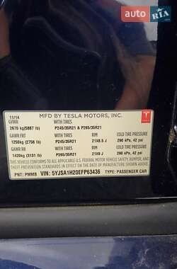 Лифтбек Tesla Model S 2015 в 