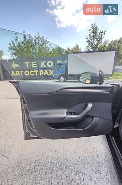 Ліфтбек Tesla Model S 2021 в 