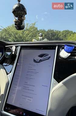 Лифтбек Tesla Model S 2015 в 