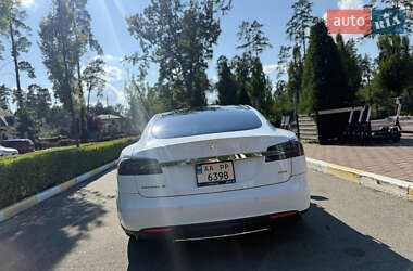 Лифтбек Tesla Model S 2015 в 