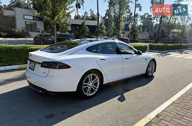 Лифтбек Tesla Model S 2015 в 